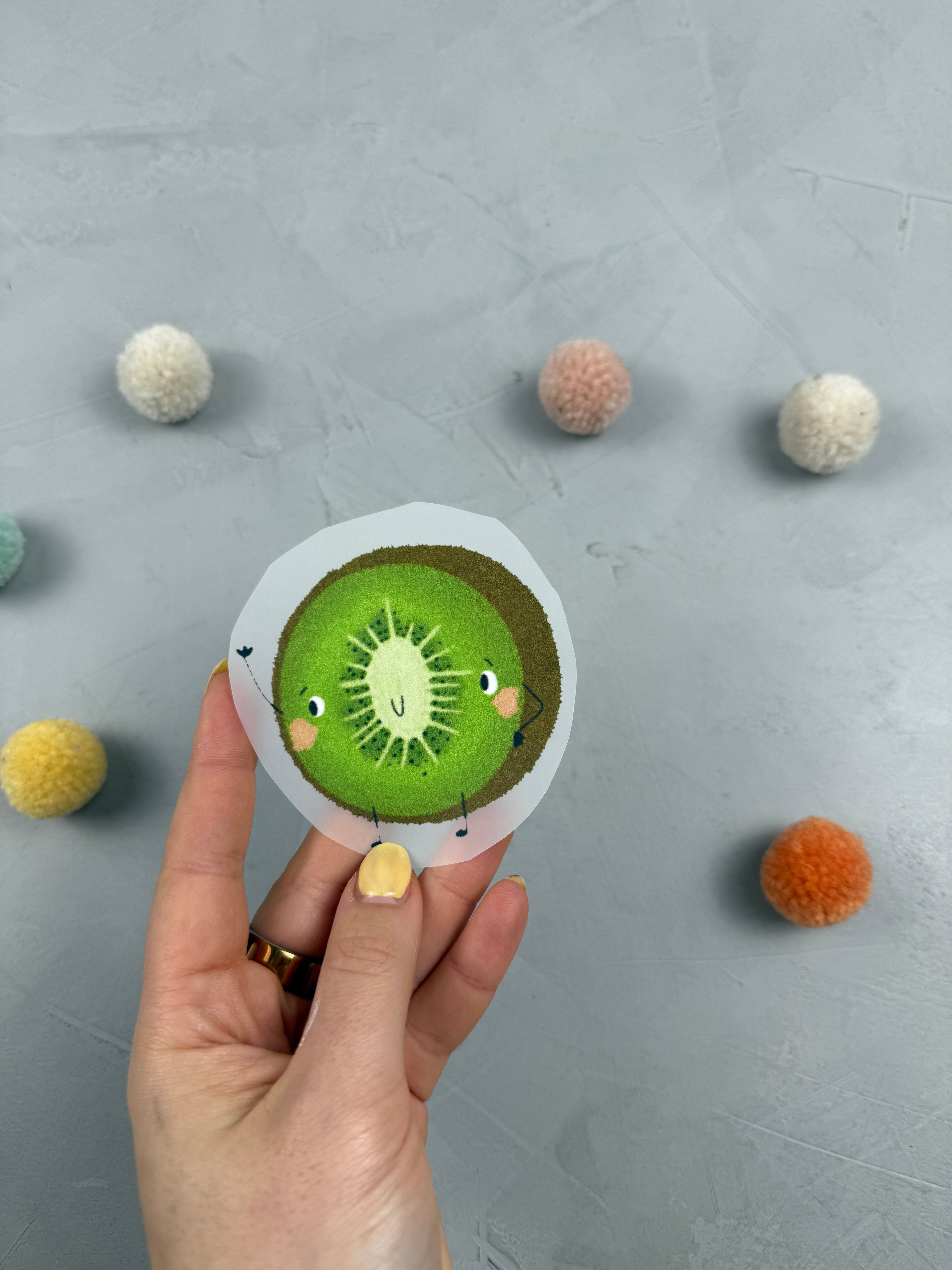 mittleres Bügelbild - Haare auf den Zähnen