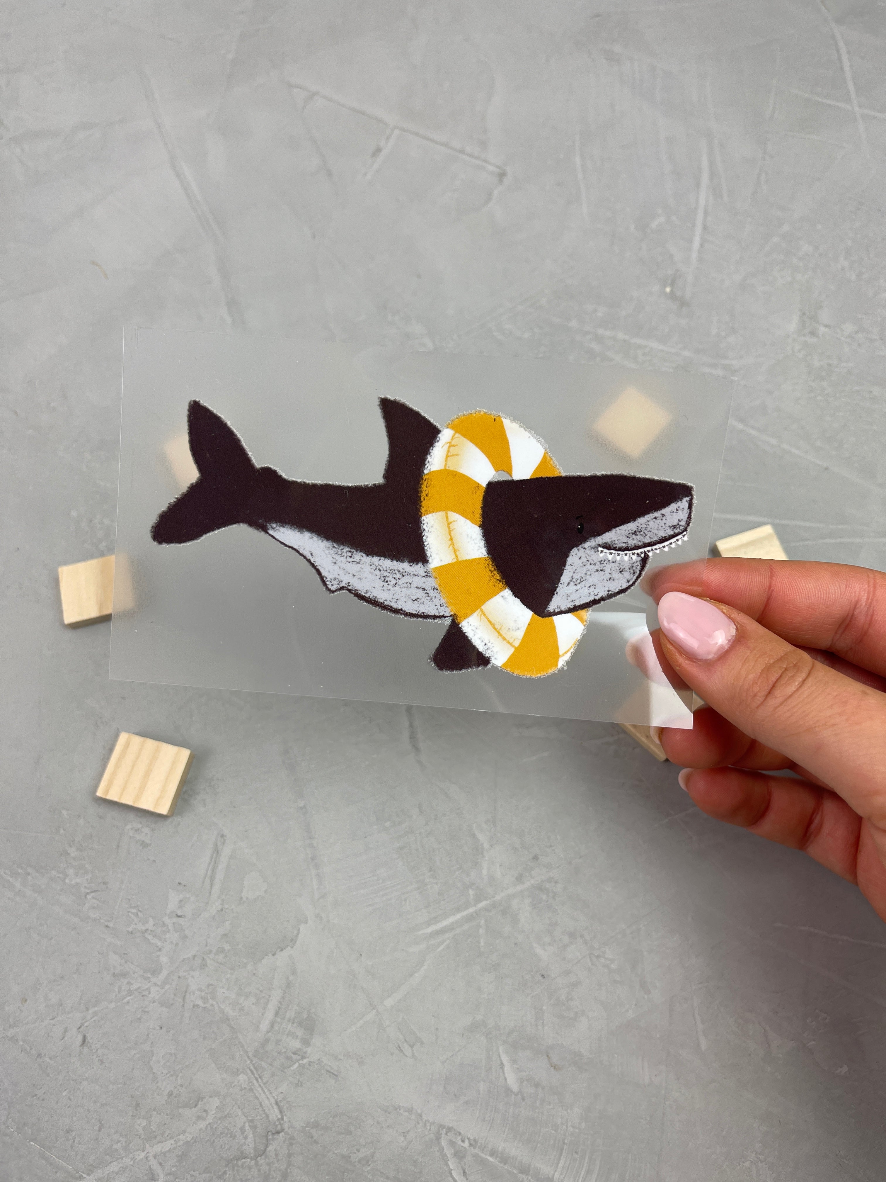 kleines Bügelbild - Hai-Society/Schwimmring